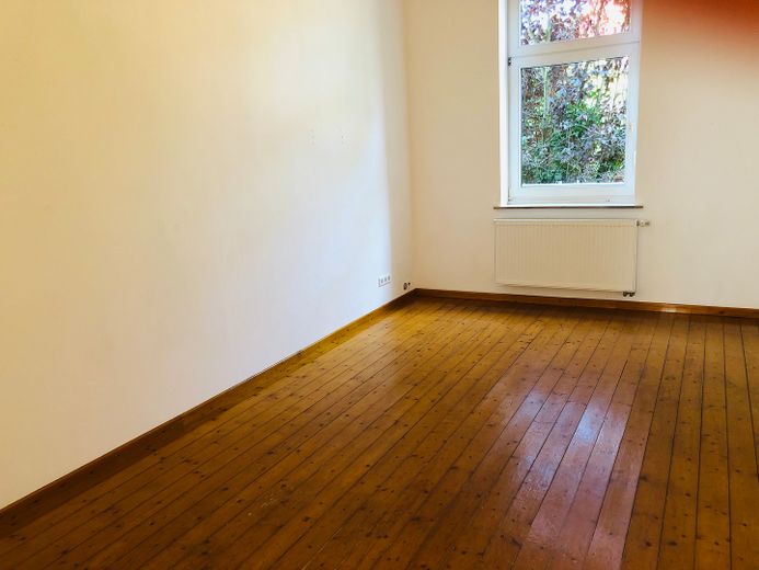 Attraktive 2-Zimmer-Wohnung in absolut zentraler Lage – Wohnzimmer III