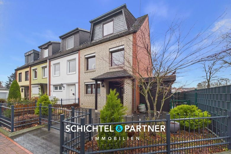 Osterholz | Bezugsfrei: Familienhaus mit liebevollem Garten und Garage – S&amp;P | Titelbild