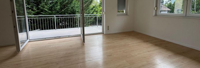 Weiträumiges Wohnzimmer