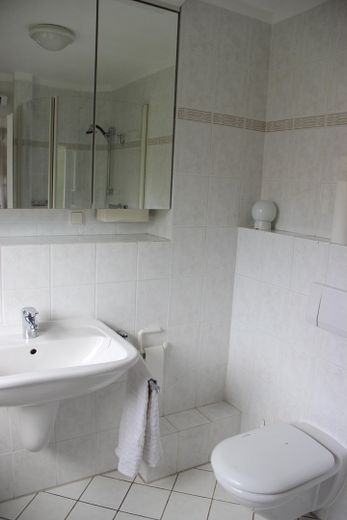 Bezugsfertig Reihenhaus_Hannover-Kichrode_Erbpacht aktuallisiert bis 2072_von privat – Foto 15