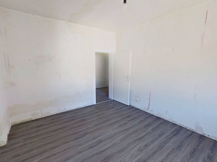 ++La vostra nuova casa con balcone: luminoso appartamento di 3 locali con balcone e ripostiglio++ – Ansicht II: Schlafzimmer I