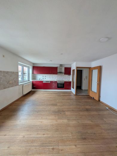 RENDITE > 7% mgl. o. Eigennutzung und Kapitalanlage kombiniert-MFH mit Ausbaupotenzial rd.350 m2 – 1. OG Wohnung 5 Zimmer