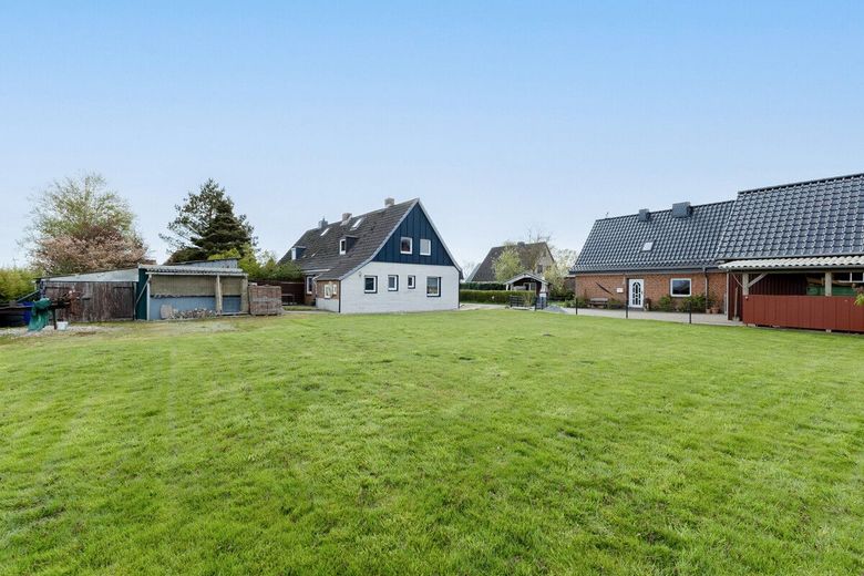 Ihre Oase: Doppelhaushälfte mit großem Garten! – Garten