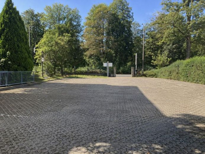 PREMIUM-STELLFLÄCHEN IN BESTLAGE VON ZWICKAU – Foto 1