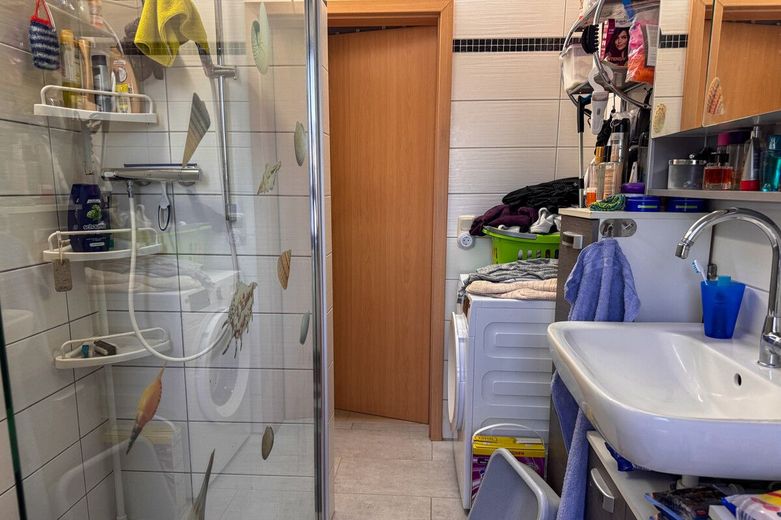 Wohnen auf einer Ebene - Bungalow mit 3 Zimmern, Carport sowie Garage und großen Garten in Garlstedt – Bad