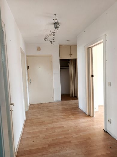 3 Zimmer-Wohnung mit Südwest-Balkon in ruhiger Lage – Flur