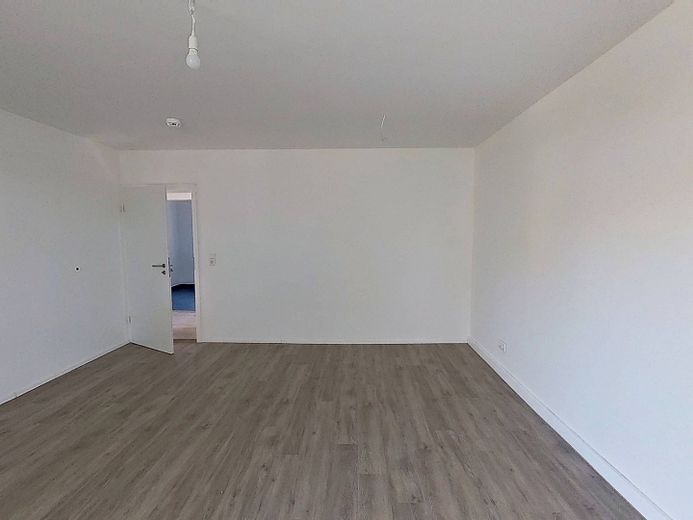 Modern 3-room apartment with BALCONY and plenty of space – Ansicht II: Wohn- und Esszimm…