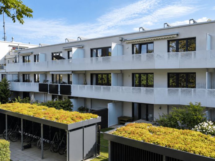 Lichtdurchflutete Dachgeschosswohnung mit Balkon in Neuhadern – Foto 1