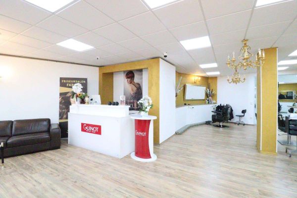 WRS Immobilien - salon fryzjerski w Starym Mieście w Moguncji - w pełni wyposażony