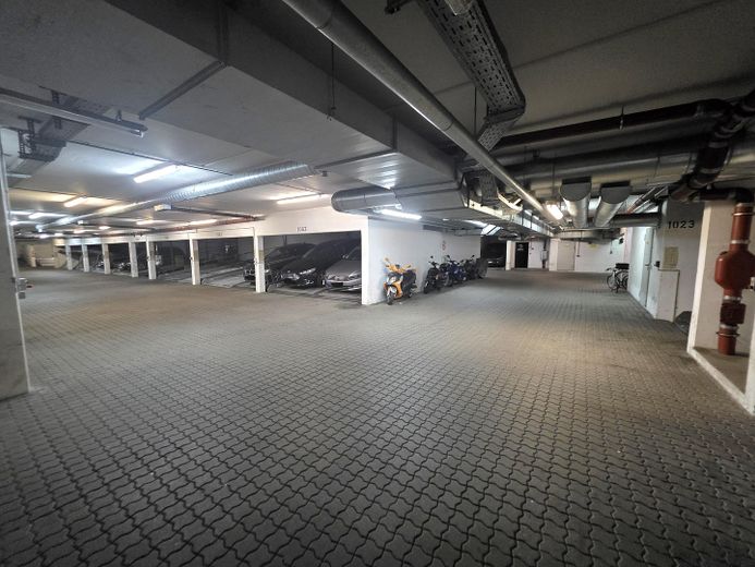 Sicherer Garagenstellplatz in Fürth Südstadt – oberer Duplex-Stellplatz mit Videoüberwachung – Garage