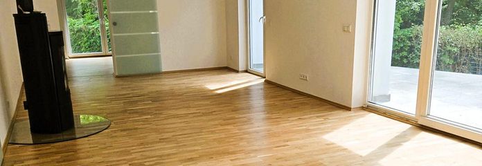 Wohnzimmer mit Terrasse