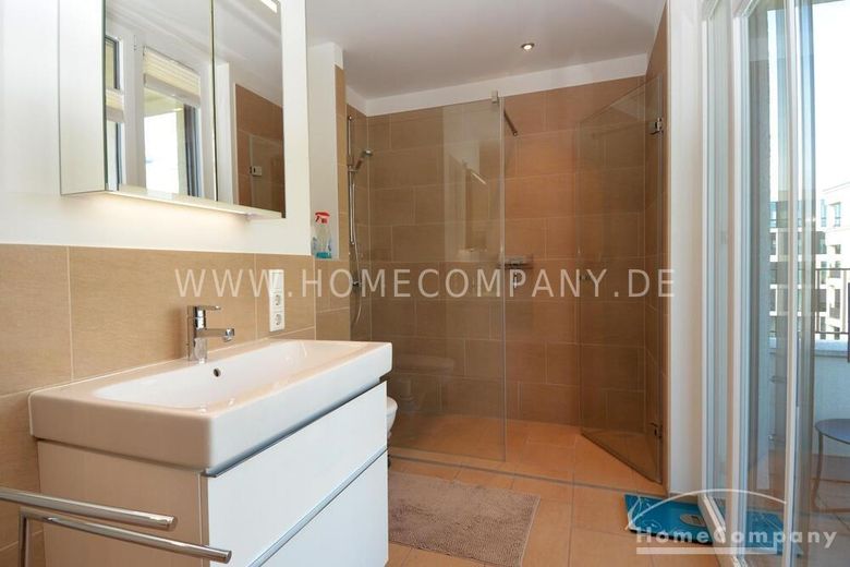 Möblierte Zwei-Zimmer-Wohnung in Kreuzberg mit Dachterrasse, Berlin – 42828ae74f65a58ace76e2a822ef6e4a8ef834f8.jpg