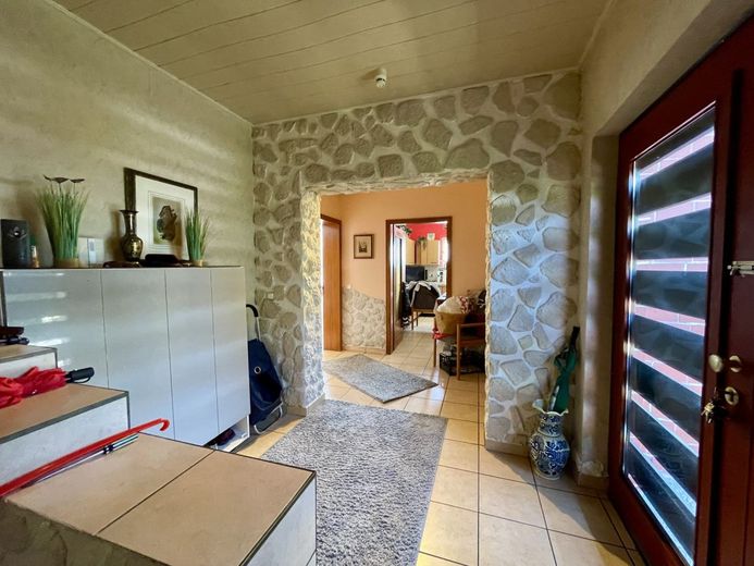 Fröndenberg-Frömern: Freistehender Bungalow mit Garage in familienfreundlicher Lage! – Eingangs- und Flurbereich