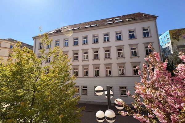 Современный офис площадью 82м² прямо у Brühl!