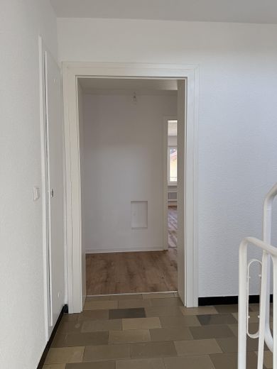 Erstbezug nach Sanierung- tolle 3-Zimmer Wohnung mit Balkon – Eingang