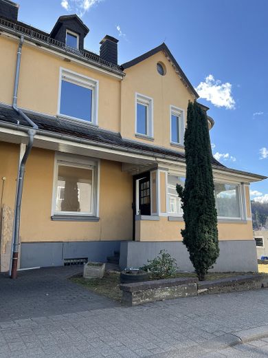 Sanierte Doppelhaushälfte mit Altbau-Charme in Jünkerath (Vulkaneifel) – Rechte DHH
