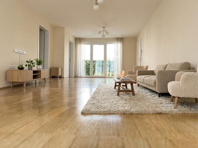 Vivienda acogedora en la ladera: luminosa, tranquila, accesible, con jardín y balcón – Wohnraum möbliert -AI enhanced