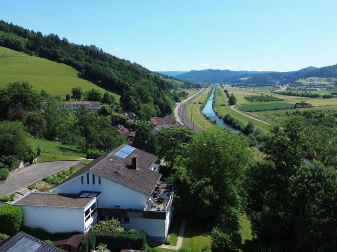 Traumhafte Aussichtslage trifft auf großzügiges Wohnen – Foto 1