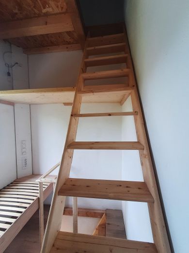 Treppe ins 2. OG