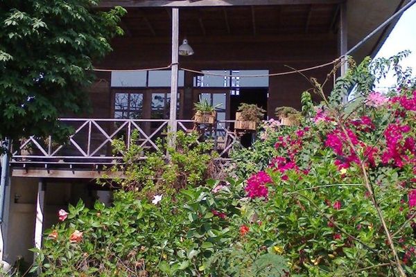Das besondere Holzhaus in Korat k