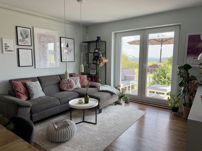 Balkonlu, asansörlü, manzaralı ve üst düzey donanımlı modern 3 odalı daire – Wohnzimmer