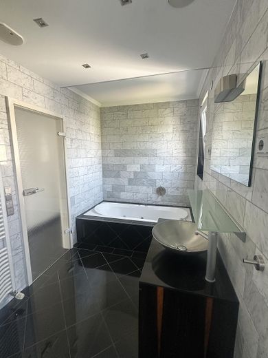 HN-Süd: 2-3 Zi., 95m², Maisonetten Whg.! – Bad 1