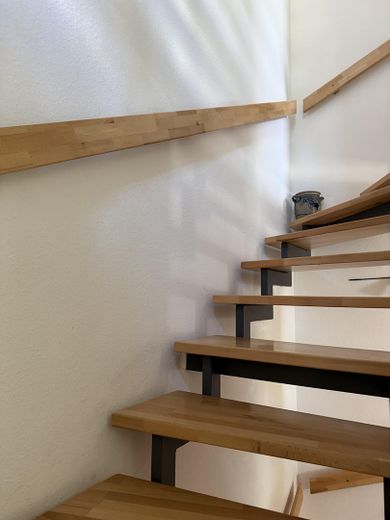 Familientraum in Maichingen - modernes Reihenendhaus mit Garten – Treppenhaus