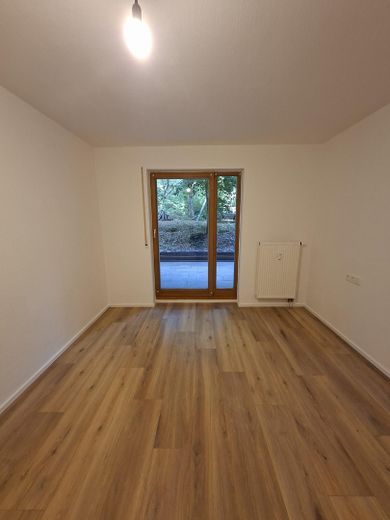 Wohnen wie im Grünen: Frisch renovierte 2-Zimmer-Wohnung (57m2) mit Terrasse & Gartennutzung – Foto 7