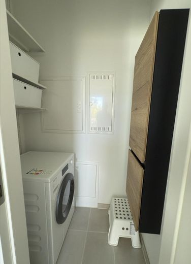 Abstellkammer m. Waschtrockner