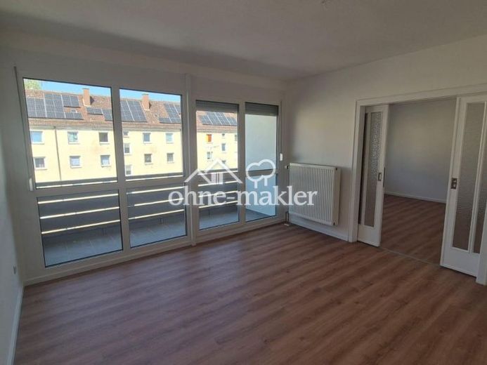 Frisch renovierte 3-Zimmer-Wohnung mit Balkon im energetisch modernisierten Mehrfamilienhaus – Foto 1