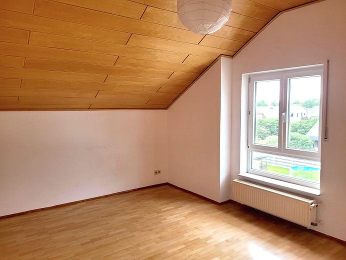 Schlafzimmer 1/2