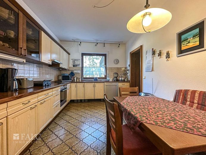 Lukratives Dreiergespann - Gewerbefläche mit Zahnarztpraxis und Wohnung – Küche