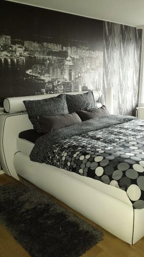 Penthouse mit großer Dachterrasse, Panoramablick & privater Sauna – Schlafzimmer - möbliert