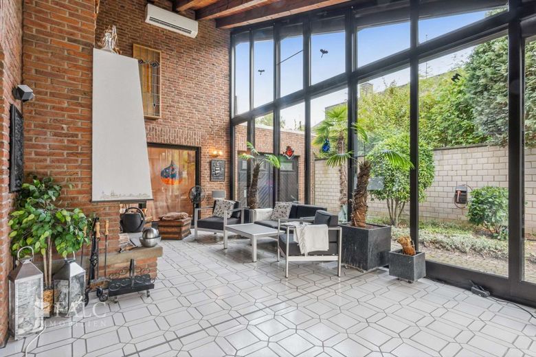 Provisionsfrei: Großzügiges Architektenhaus mit stilvollem Komfort und intelligenter Ausstattung – Wintergarten
