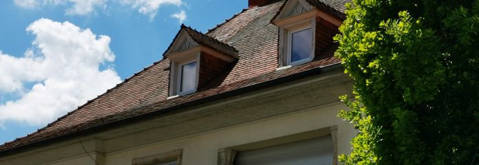 Przestronny dom dwurodzinny z 3 mieszkaniami i potencjałem rozbudowy w centralnej lokalizacji