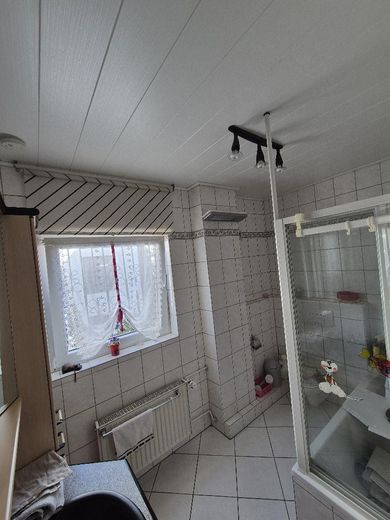 Gepflegtes Haus mit Traumgarten sucht neue Bewohner – Bad EG