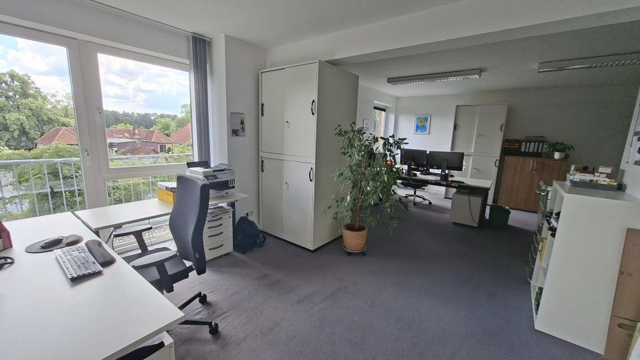 2 otopark yeri dahil aydınlık ofis/muayene birimi – Foto 7