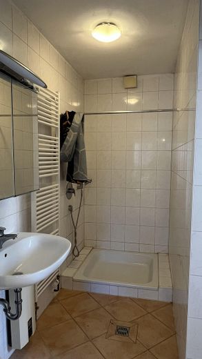 Großzügige 1-Zimmer-Wohnung mit separater Küche und Gartenmitbenutzung – Foto 4