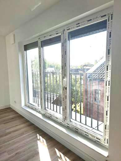 Wohntraum am Stadtrand von Wedel - Penthousewohnung mit zwei Dachterrassen – Ausblick Wohnzimmer