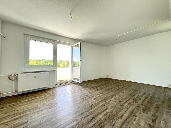 Ihr neues Zuhause: Sanierte Wohnung mit Balkon und Komfort für Singles – Foto 1
