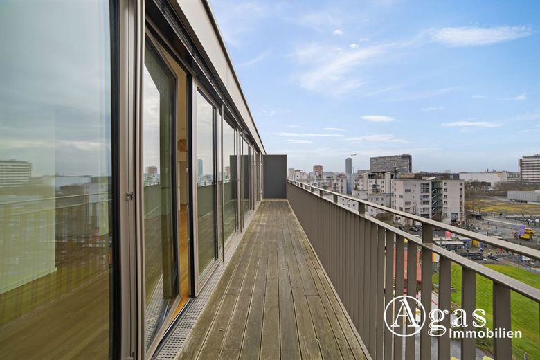 Wunderschöne 2 Zimmer Dachgeschosswohnung mit ca. 77m², EBK und Riesen-Balkon in Berlin-Mitte – Balkon