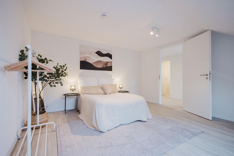 Frisch renovierte und bezugsfertige 3-Zimmerwohnung inkl. Parkplatz und mega Aussicht – Schlafzimmer