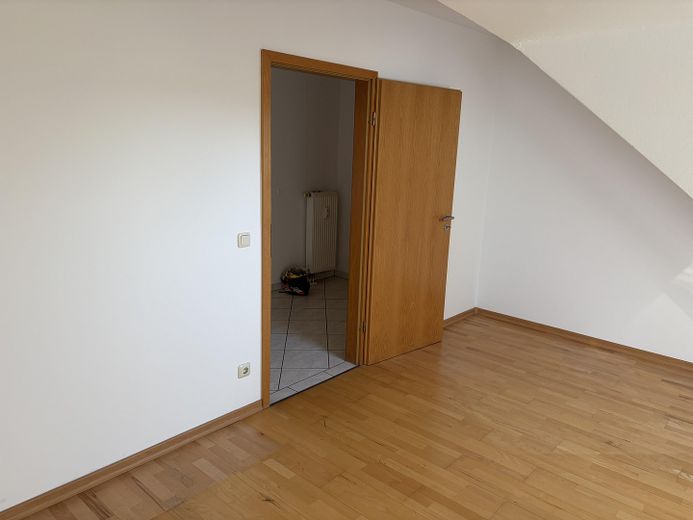 3 Zimmer Dachgeschosswohnung mit Sonnenterrasse und Balkon – Arbeits.-Schlafzimmer 