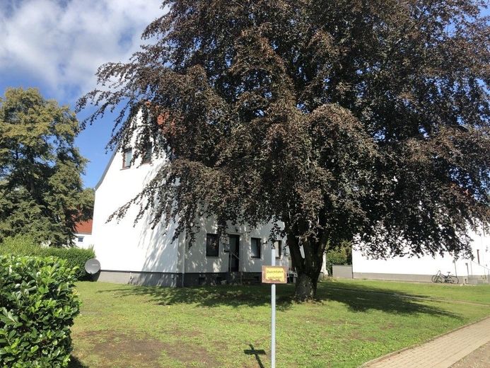 *Nette 2 Zimmer ETW mit eigenem Zugang zum Keller zur Eigennutzung oder Neuvermietung !!!* – Zuwegung