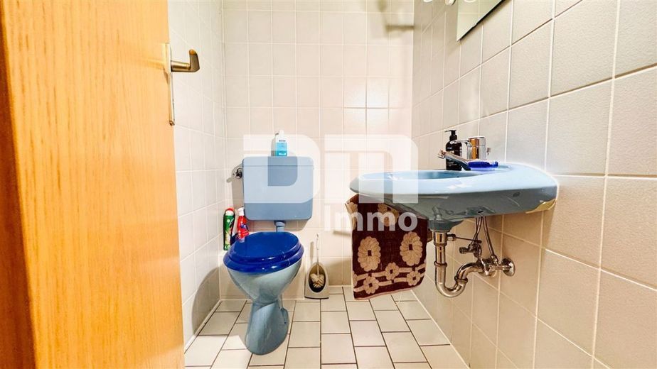 Schön zentral gelegenes Büro mit Balkon und Tiefgaragenstellplatz – WC