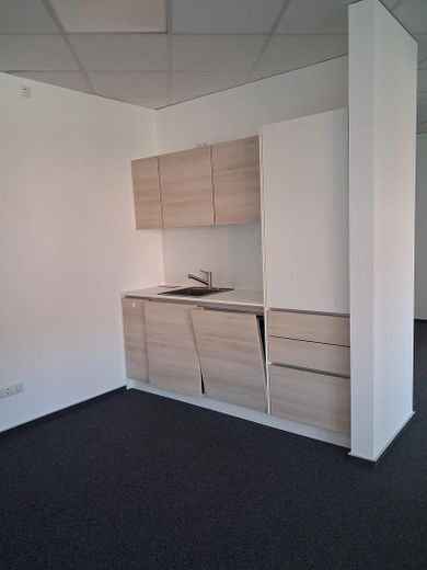 Bureau - Surface commerciale de 107 m² à louer à Zeven à partir du 01/01/2027 ou plus tôt – Küchenzeile