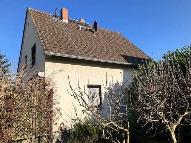 Renovierungsbedürftiges Einfamilienhaus - Besichtigung Sa 15.08. 15-18:00 & So 16.08. 10-12:00 Uhr – Hausansicht
