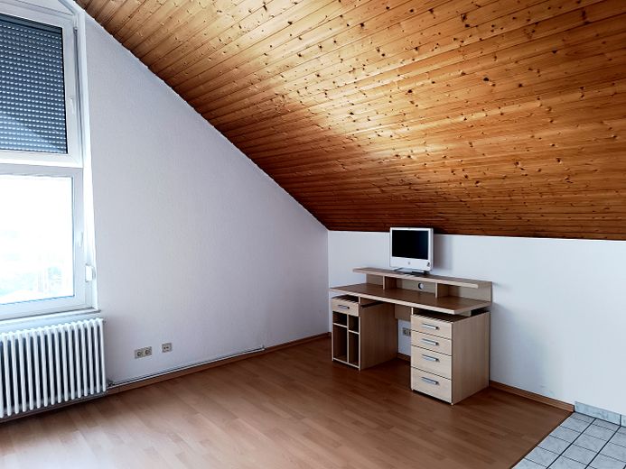 2 Stock Grosses, Hohes Zimmer