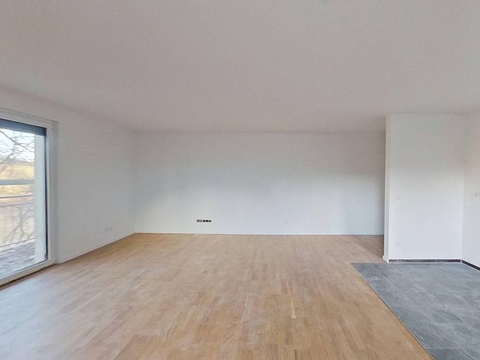 **PREMIÈRE OCCUPATION** Appartement moderne de 2 pièces avec BALCON ensoleillé – Ansicht II: Wohn- und Esszimm…