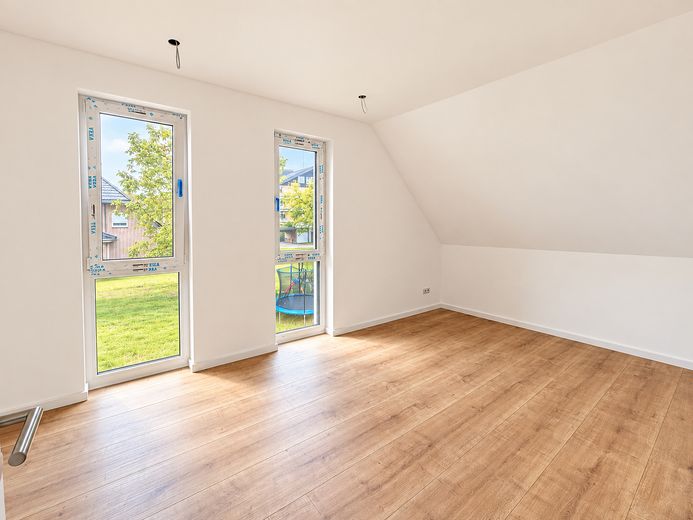 Moderne Neubau-Doppelhaushälfte mit Garten & Studio in Bad Lippspringe – Foto 14